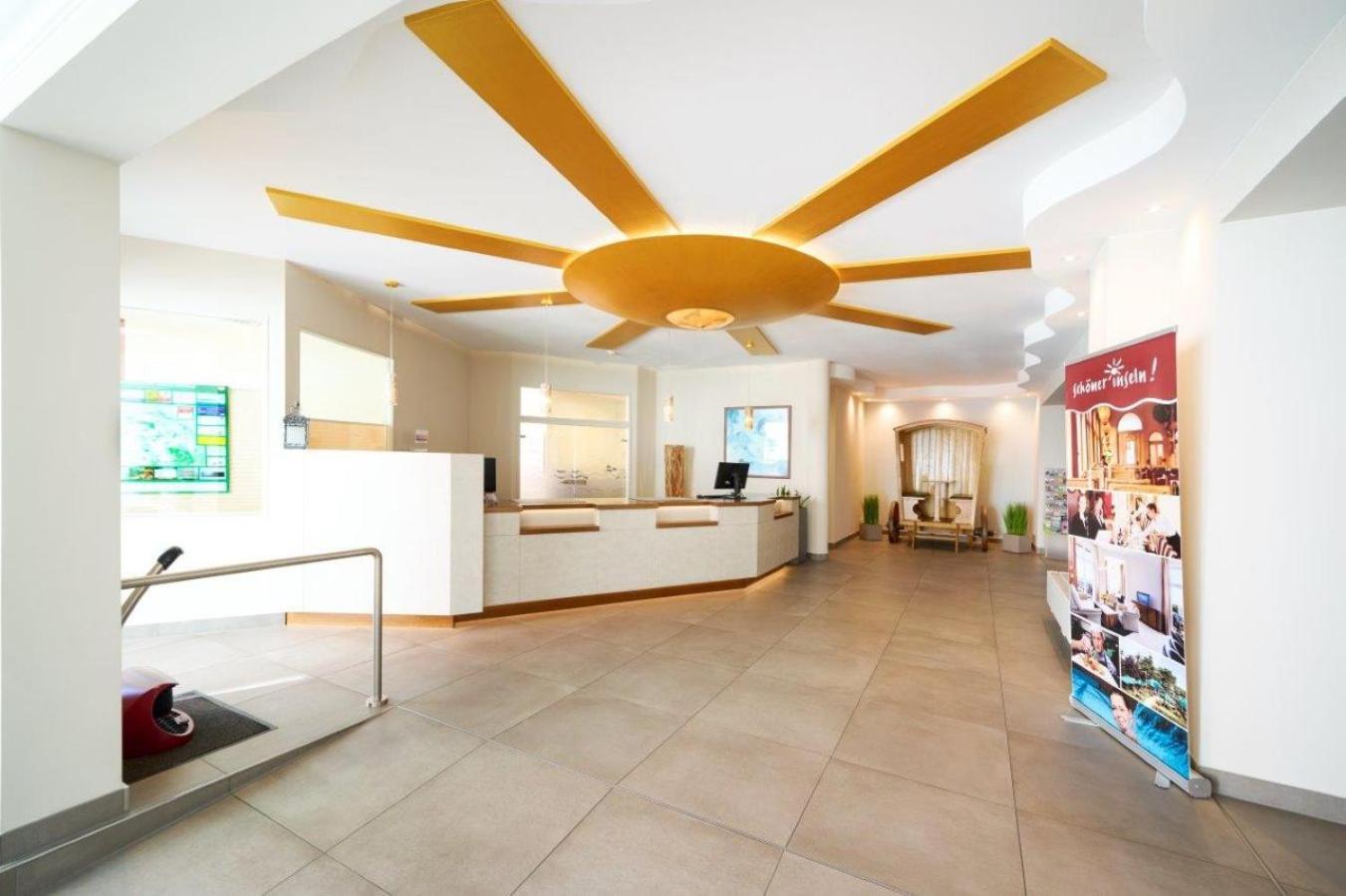 Strandhotel Luise Von Preussen Цинновиц Экстерьер фото