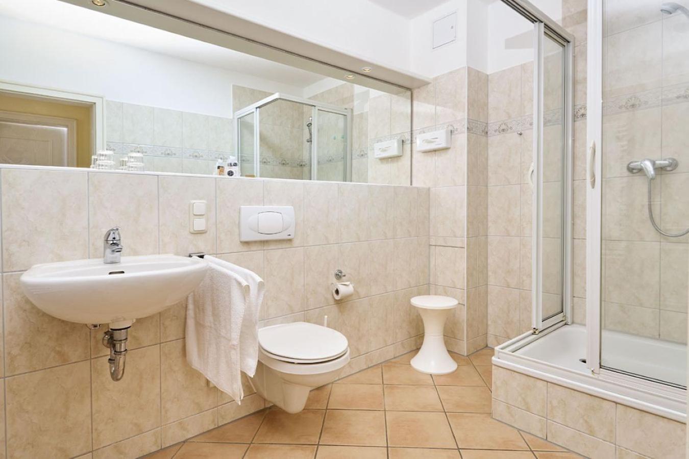 Strandhotel Luise Von Preussen Цинновиц Экстерьер фото