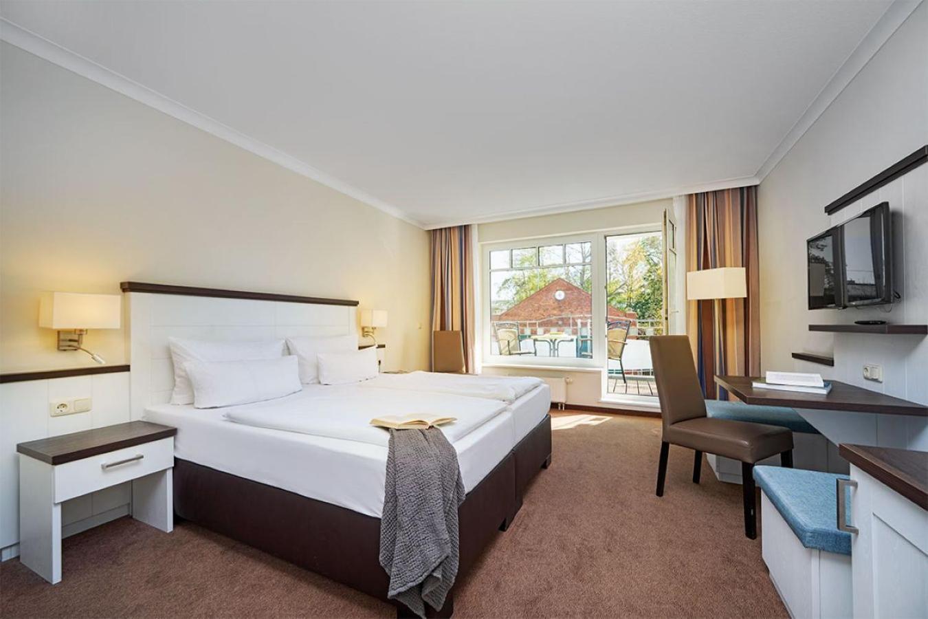 Strandhotel Luise Von Preussen Цинновиц Экстерьер фото